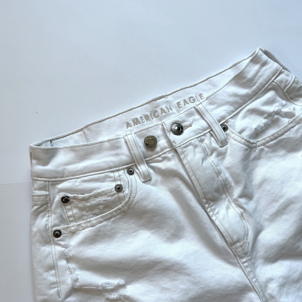 American Eagle Highest Rise Baggy Straight White Distressed Jeans Size 4 Short - Picture 6 of 16